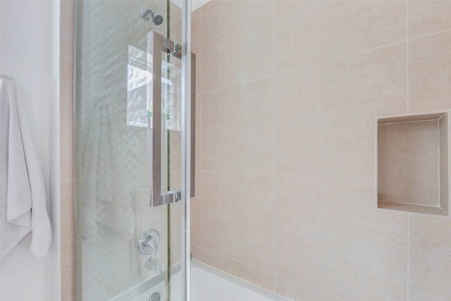 Building Photo - 4115 Chartres St