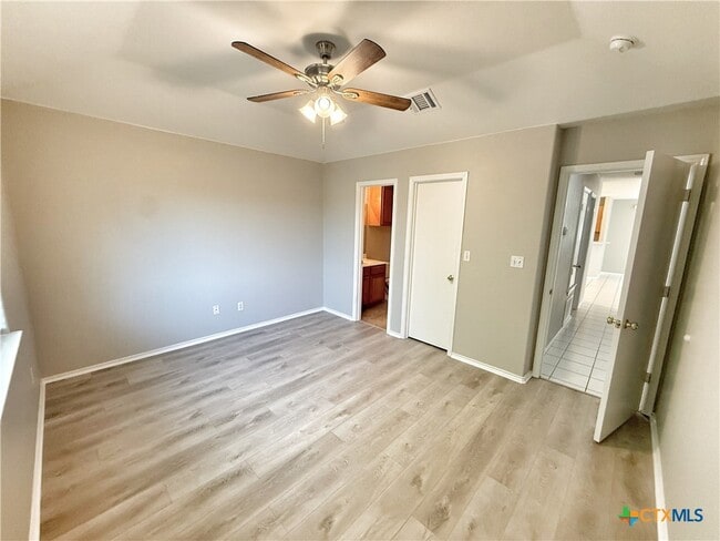 Building Photo - 2754 FM1044