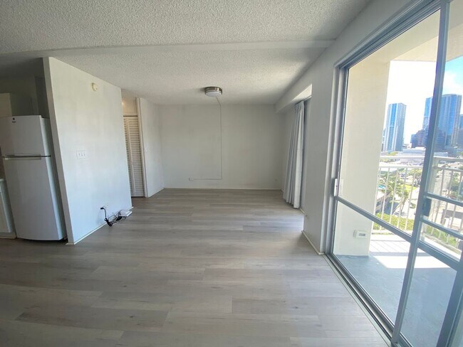 Building Photo - 514N&amp;N