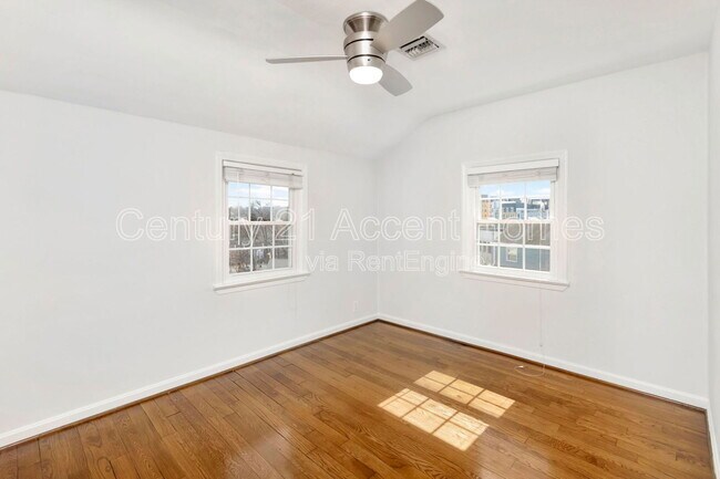 Building Photo - 5026 23rd St S