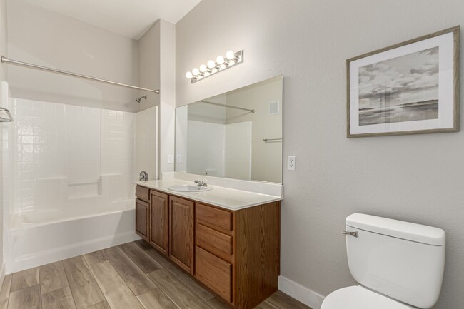 Building Photo - Stunning furnished 2-Bedroom Condo with Mo...