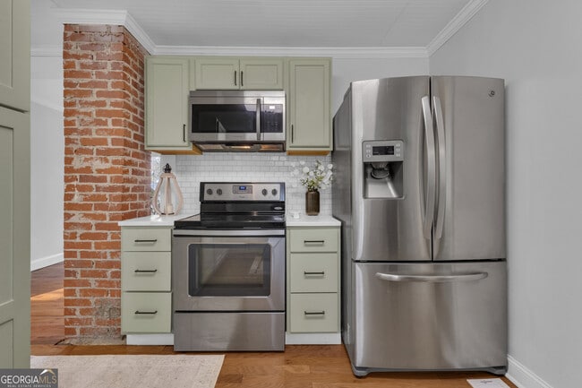 Building Photo - 9 Meridian Dr