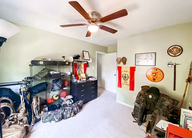 Building Photo - Beautiful 3 Bedroom 2.5 Bathroom Brick Fro...