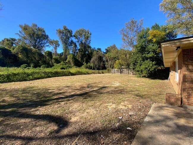 Building Photo - Completely Remodeled 3/2 in Prattville!