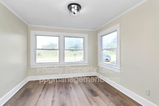 Building Photo - 1104 Linwood Rd