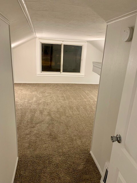 Building Photo - 824 Center St