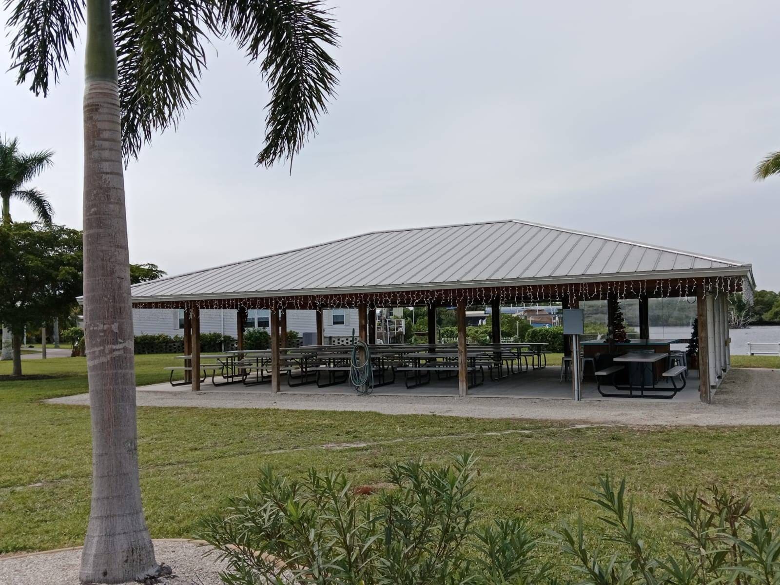 Building Photo - 12 Shoreland Dr