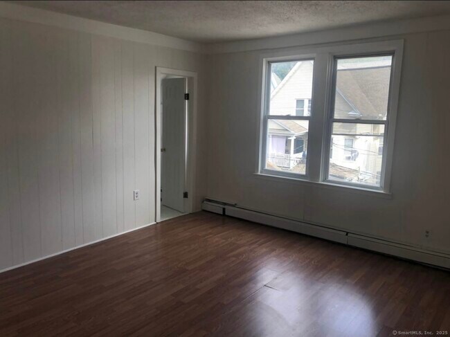 Building Photo - 167 Chestnut Ave