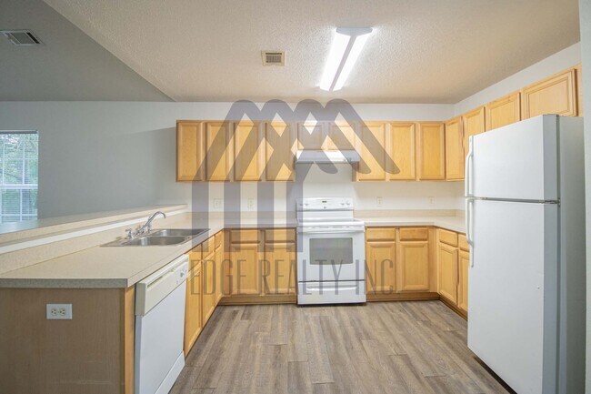 Building Photo - 6 Willow Lakes Dr