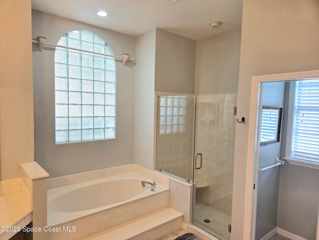 Building Photo - 988 Wildwood Dr