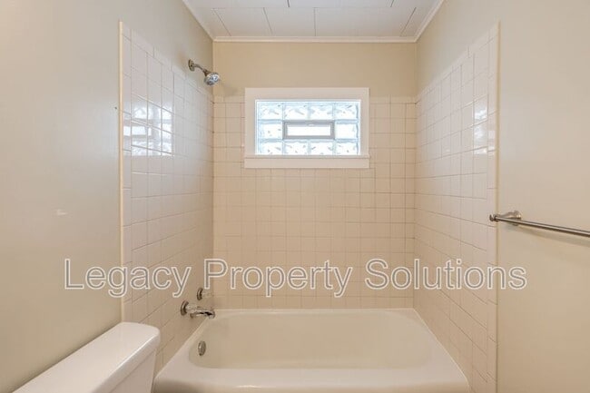 Building Photo - 612 N 19th St