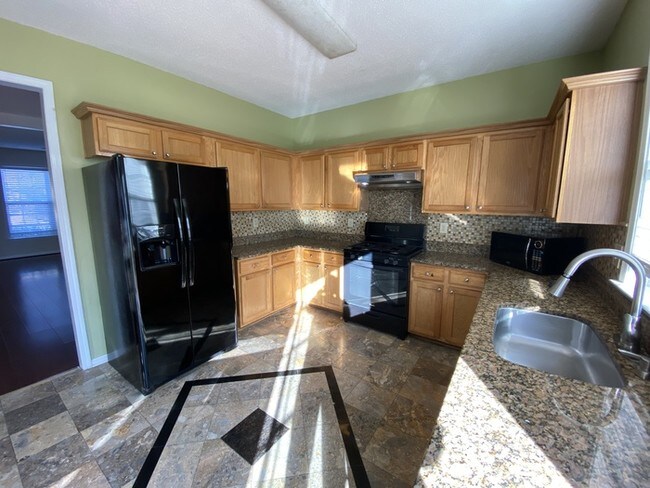 Building Photo - Beautiful house with finished basement