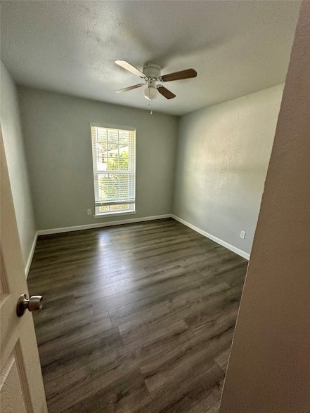 Building Photo - 6524 Blue Grass Dr