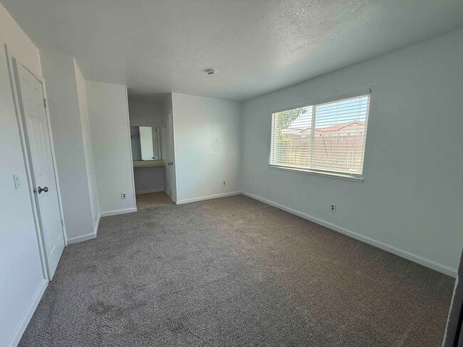 Building Photo - 8620 Tiogawoods Dr