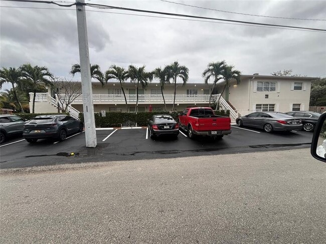 Building Photo - 1414 NE 5th Terrace