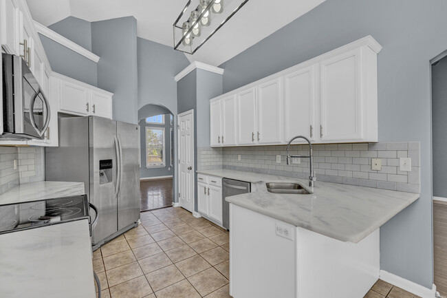 Building Photo - 237 Camden Lake Dr