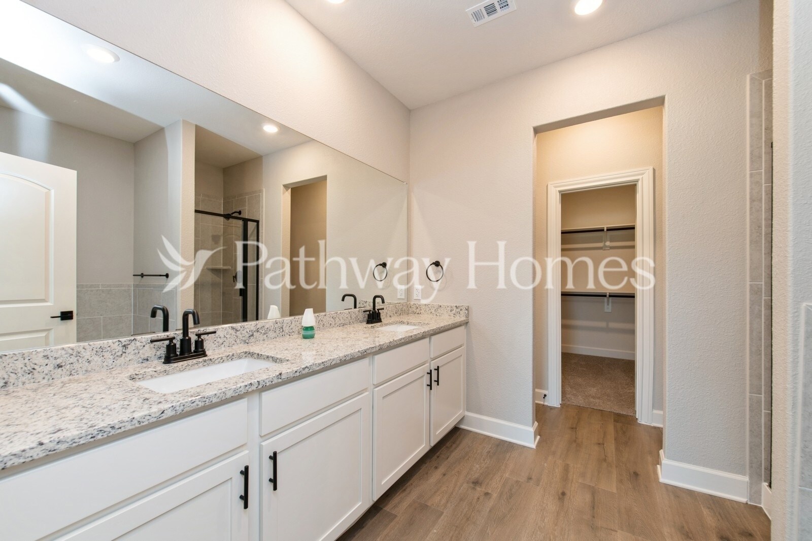 Building Photo - 601 Brookside Dr