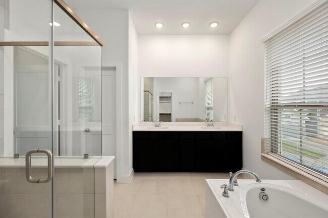 Building Photo - 7810 Starfish Arbor Dr