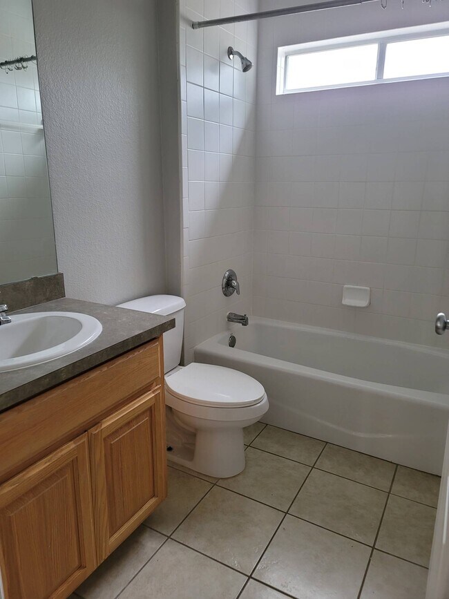 Building Photo - 7 6th Ave