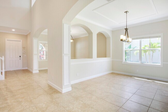 Building Photo - 12101 SW Aventino Dr