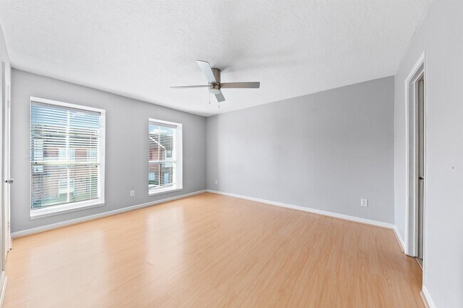 Building Photo - 7700 Creekbend Dr