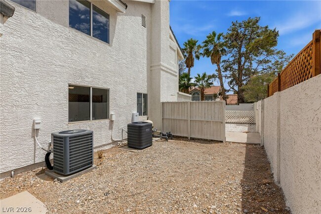 Building Photo - 9725 Cascade Falls Ave