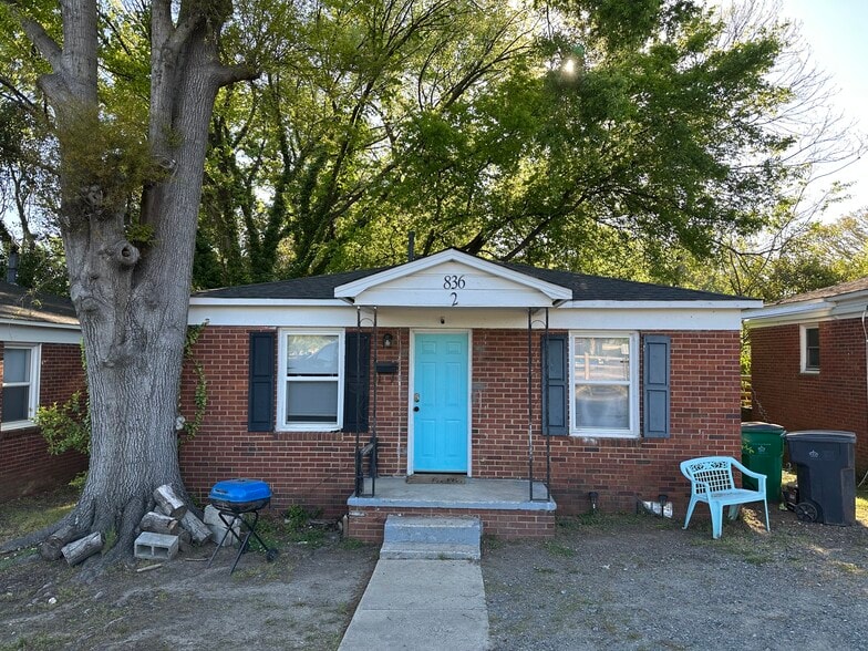Building Photo - 836 Rodey Ave