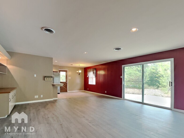 Building Photo - 7527 Quail Run Dr