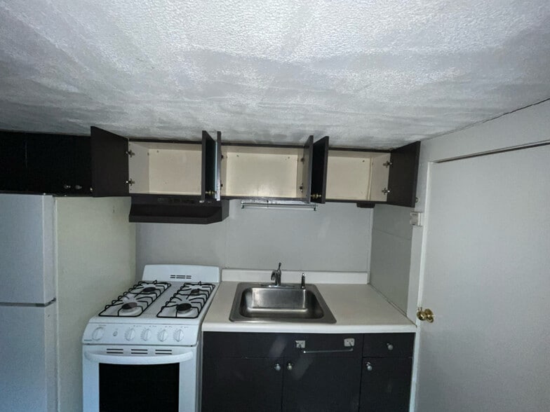 Building Photo - 89 N Main St