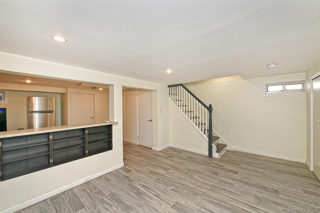 Building Photo - 222-03 Kingsbury Ave