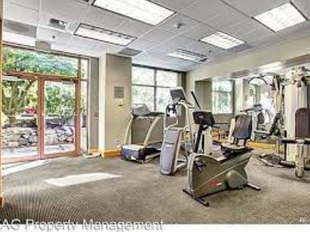 workout - 1100 106th Ave NE