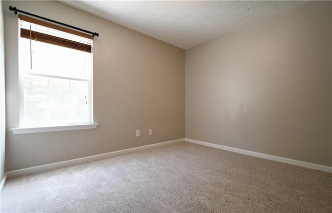 Building Photo - 6215 Smoke Ridge Ln