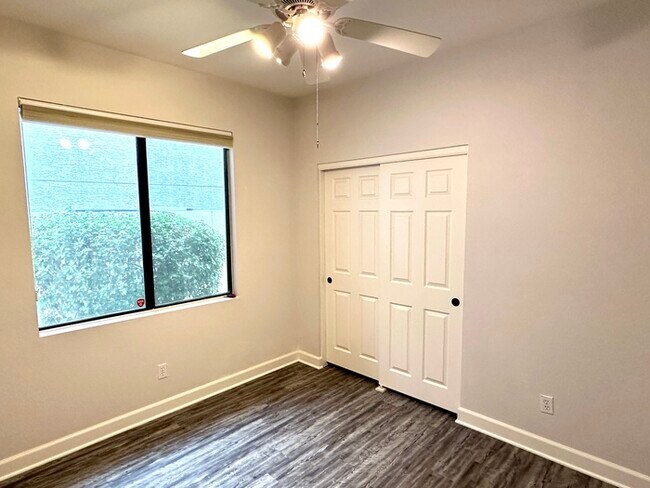 Building Photo - Gorgeous remodel update! No neighbors behind hillside lot