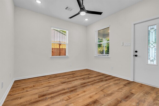 Building Photo - 3440 Bremond St