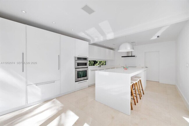 Building Photo - 1430 Baracoa Ave