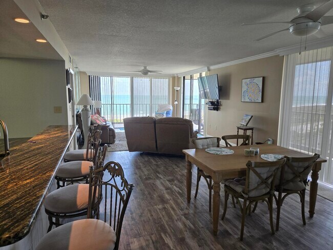 Building Photo - 5047 N Hwy A1A
