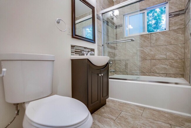 Building Photo - 3105 W 27th St