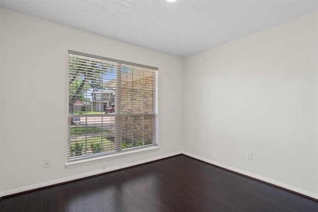Building Photo - 10322 Ivy Oaks Ln