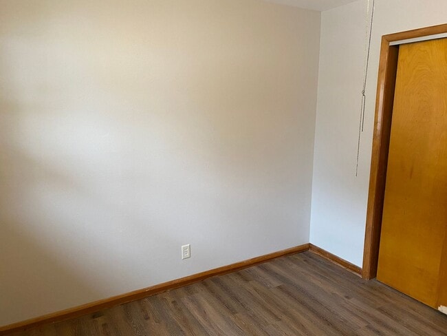Building Photo - 4 bed 2 bath single family home in Merrill