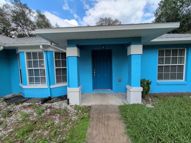 Building Photo - 8885 N Gilovu Dr