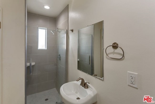 Bathroom - 5863 Ernest Ave