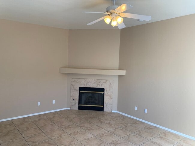 Interior Photo - Casitas De Flores