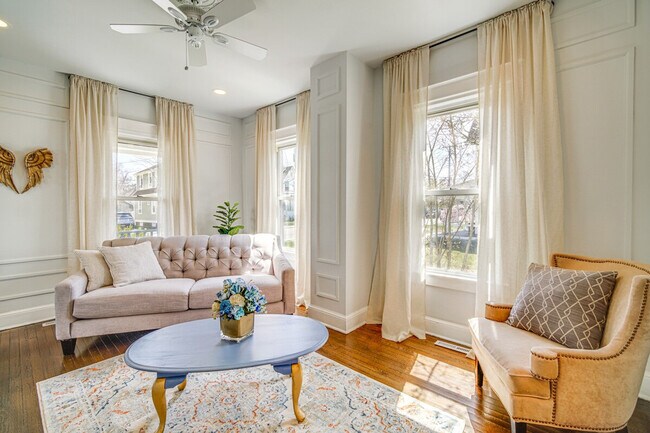 Building Photo - 6127 Longwood Ave