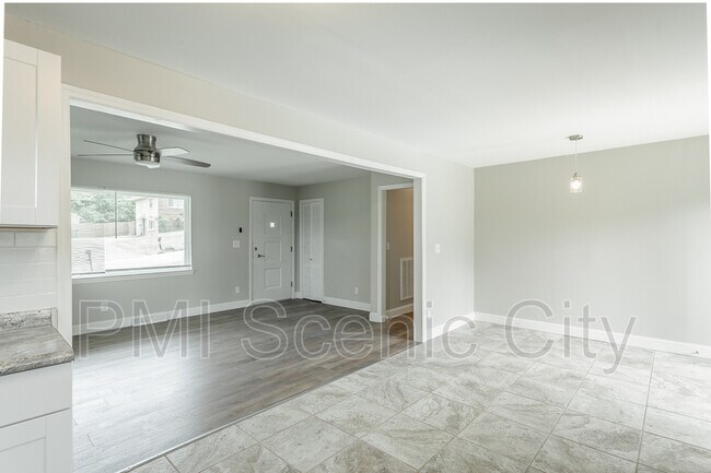 Building Photo - 1375 Orbit Dr