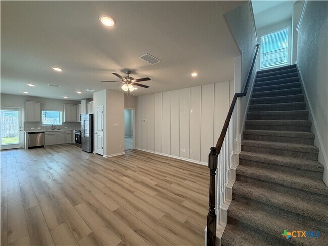 Building Photo - 870 Casetta Trl
