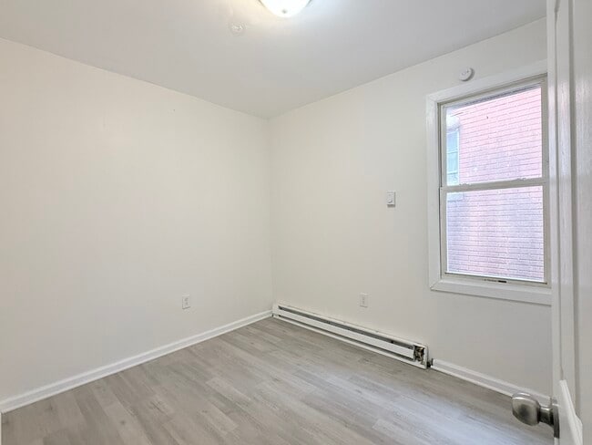 Building Photo - 210-212 Center Ave