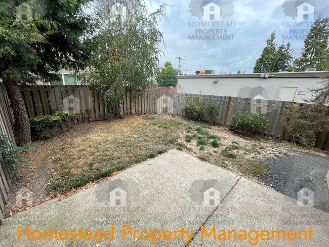 Building Photo - 232