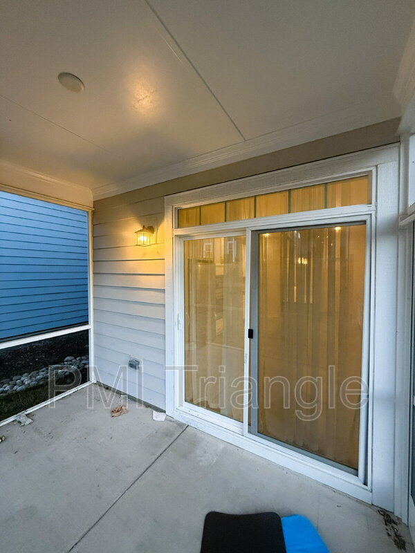 Building Photo - 2280 Grants Pass Station