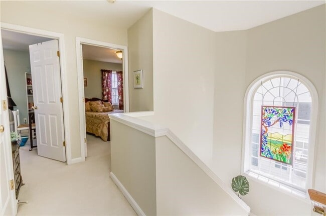 Building Photo - 123 Schilling Ln
