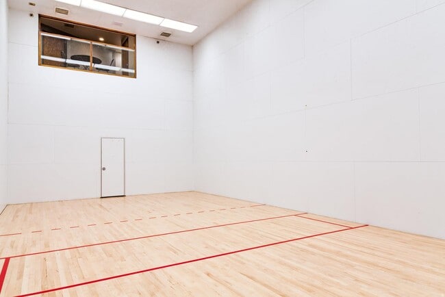 Building Photo - 44 W Broadway